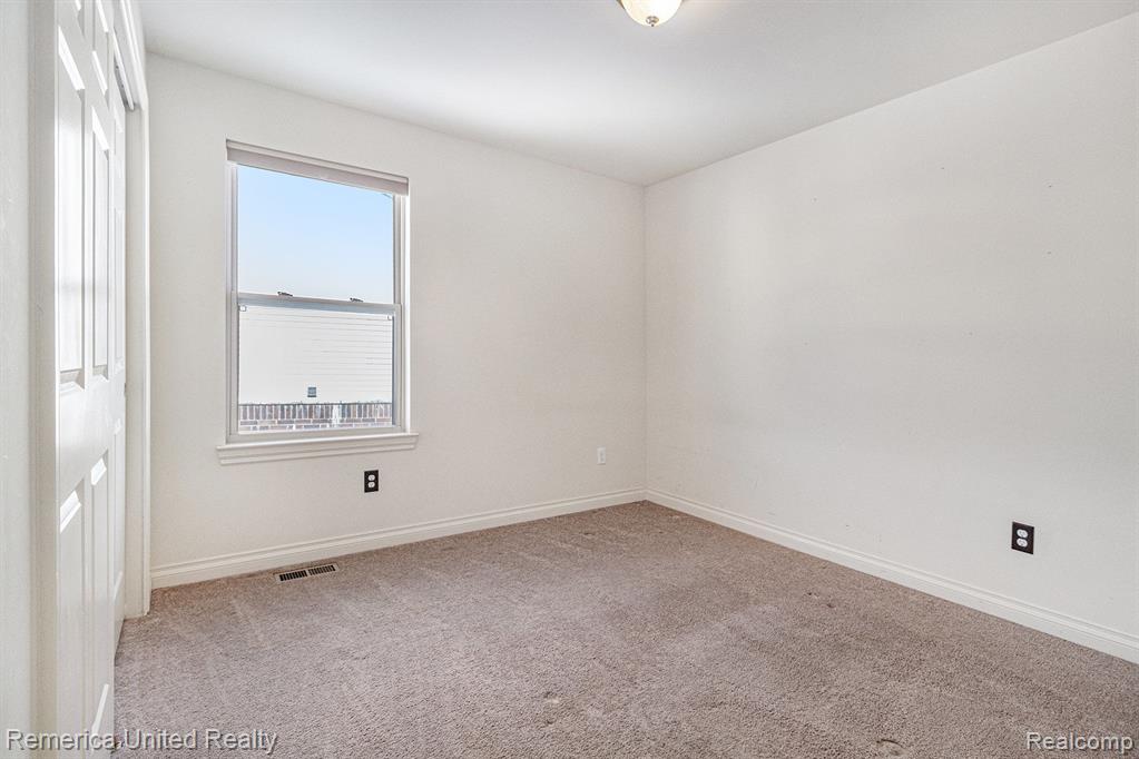 1941 HUNTERS CREEK Drive, Ypsilanti, MI 48198 — Photo 18