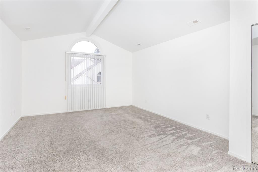 29371 LAUREL Drive, Farmington Hills, MI 48331 — Photo 11