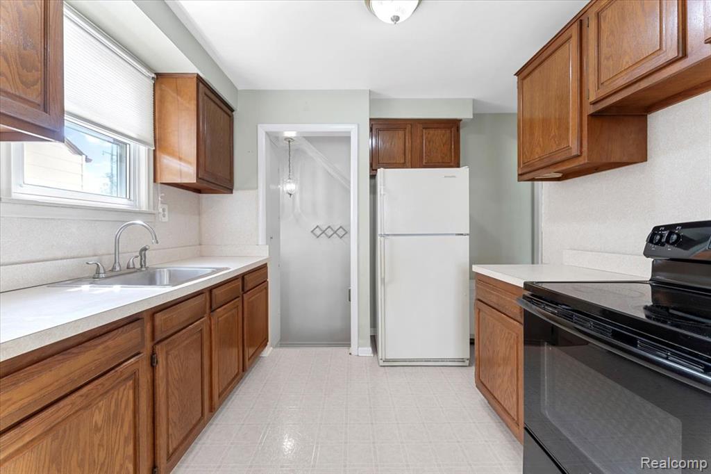 771 Garfield Avenue, Lincoln Park, MI 48146 — Photo 10