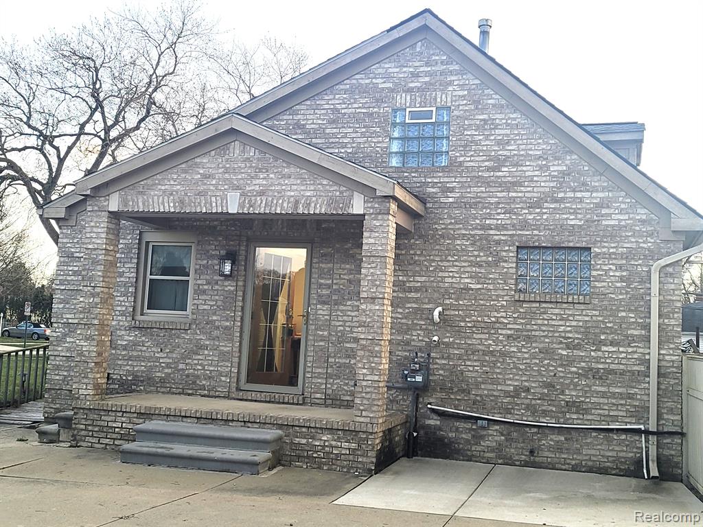 5096 CLIPPERT Street, Dearborn Heights, MI 48125 — Photo 4