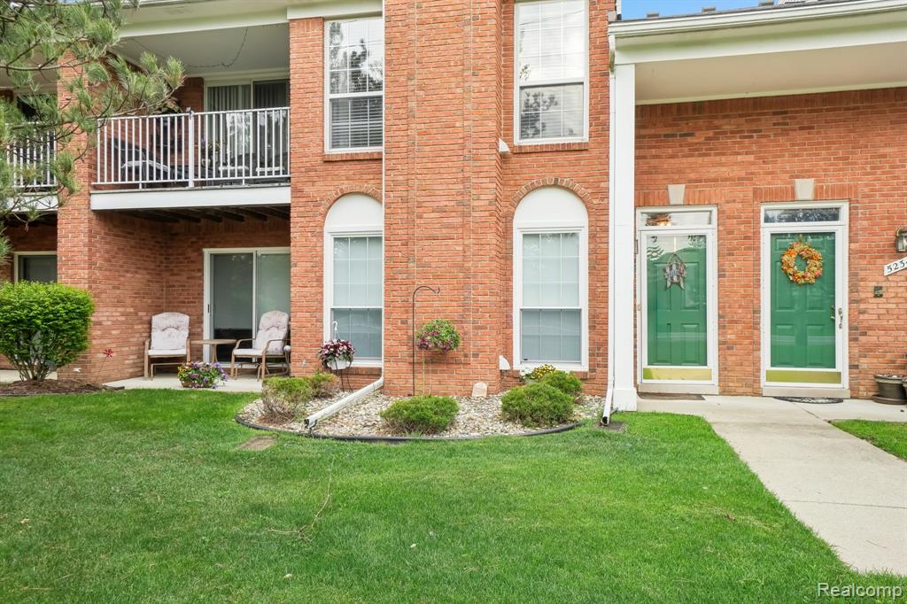 52355 HEATHERSTONE Avenue, Macomb, MI 48042 — Photo 2