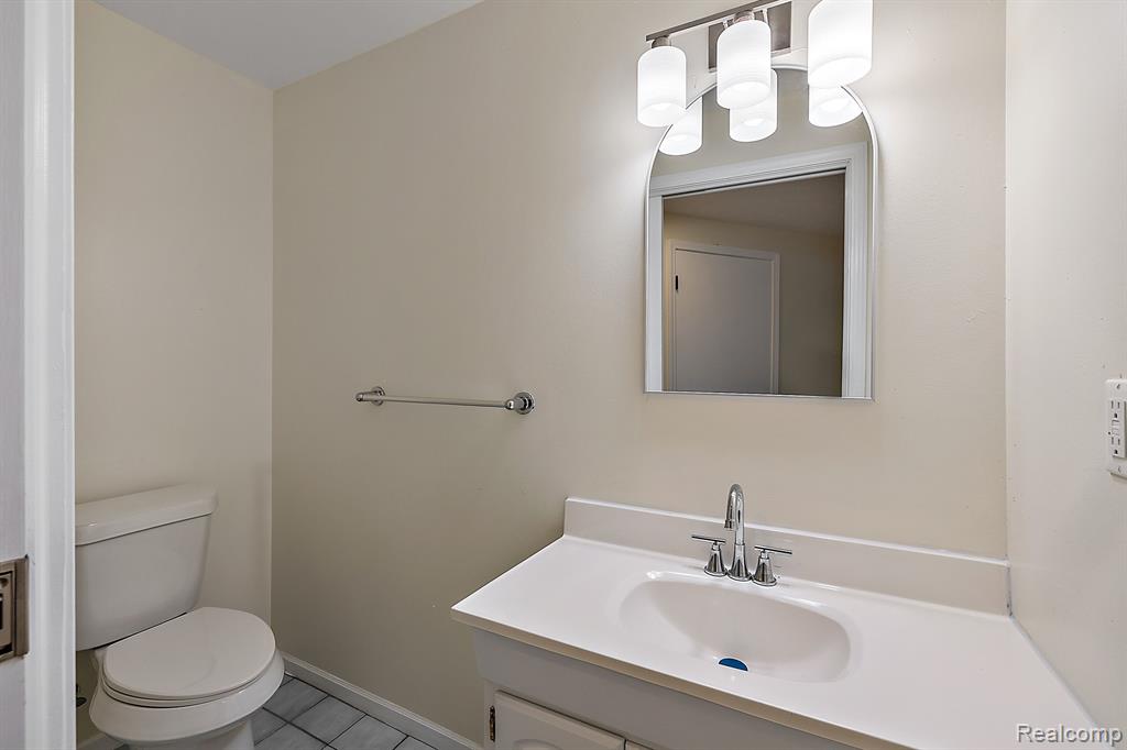 708 Oak View Ln, Milford, MI 48381 — Photo 62