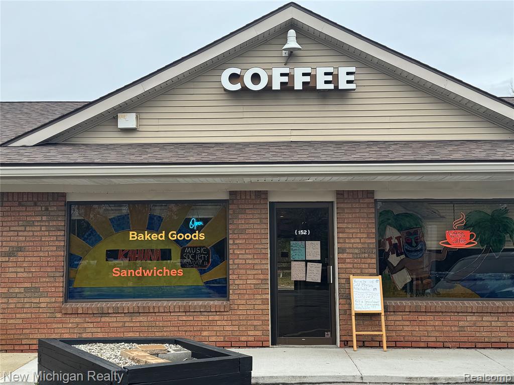 148 Barker Road, Whitmore Lake, MI 48189