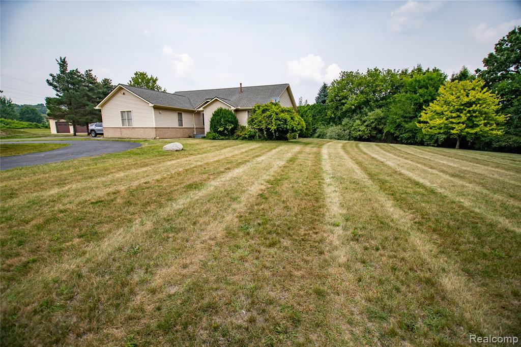 808 Vivian Lane, Oxford, MI 48371 — Photo 34