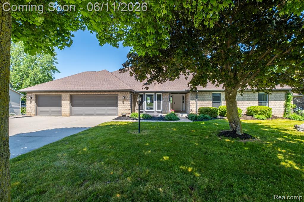 1154 Lake Valley Drive, Fenton, MI 48430 — Photo 3