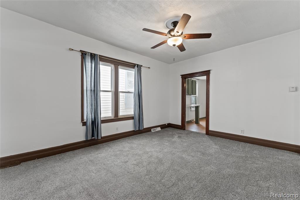 5808 McClellan Street, Detroit, MI 48213 — Photo 5