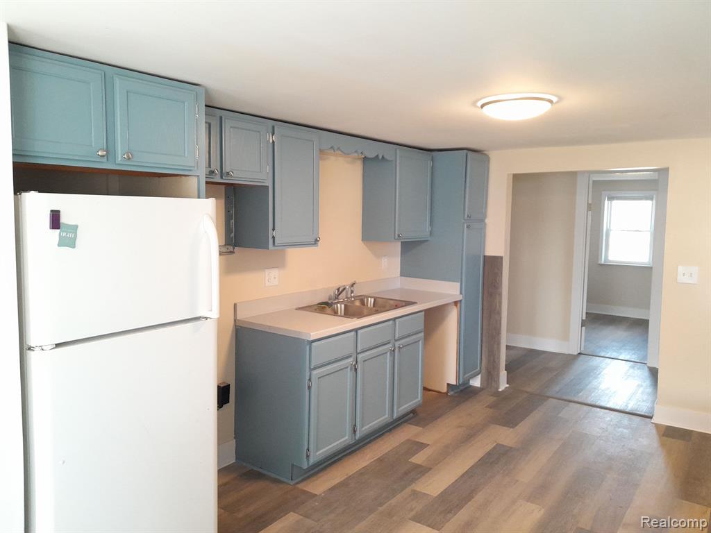 4098 E CARPENTER Road, Flint, MI 48506 — Photo 11
