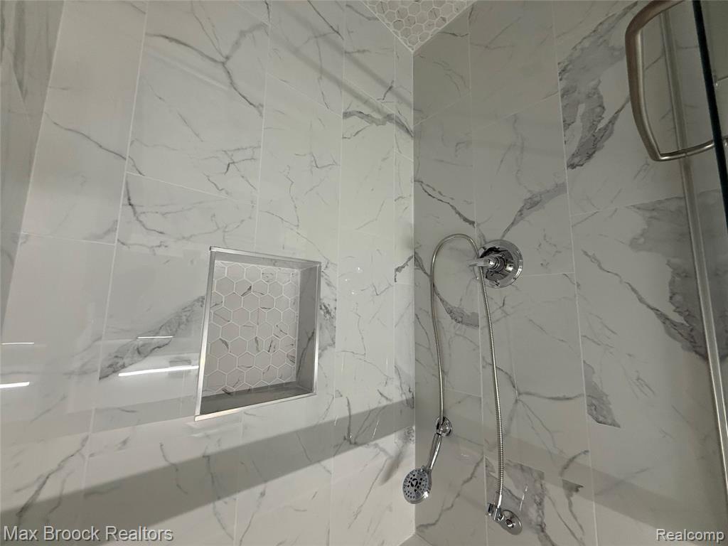 7422 AZALEA Court, West Bloomfield, MI — Photo 16