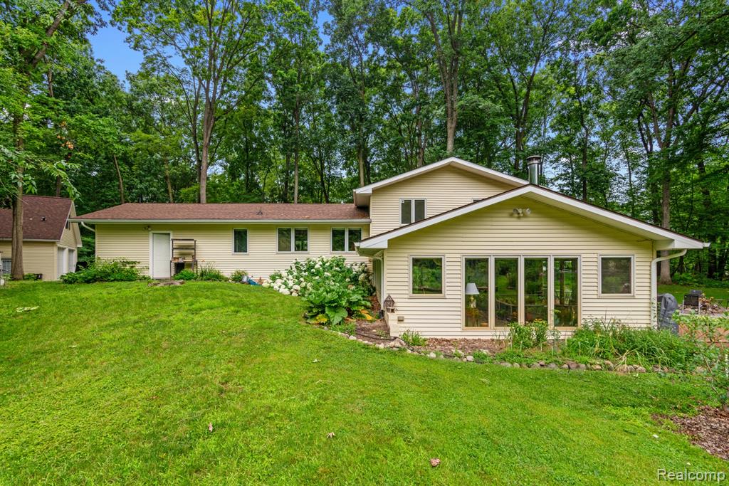 5500 Hartland Road, Fenton, MI 48430 — Photo 26
