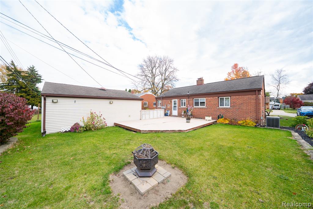 5247 Lyons Circle S, Warren, MI 48092 — Photo 6