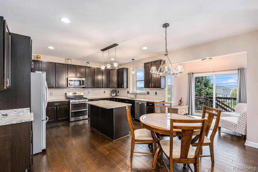 4846 E Stonegate Circle, Lake Orion, MI — Photo 4