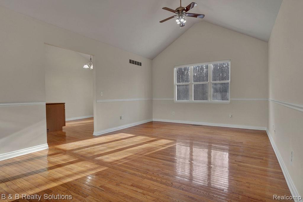 5493 King Road, China, MI — Photo 6