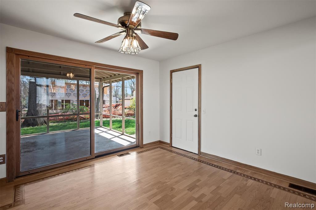 5461 Putnam Drive, West Bloomfield, MI 48323 — Photo 19