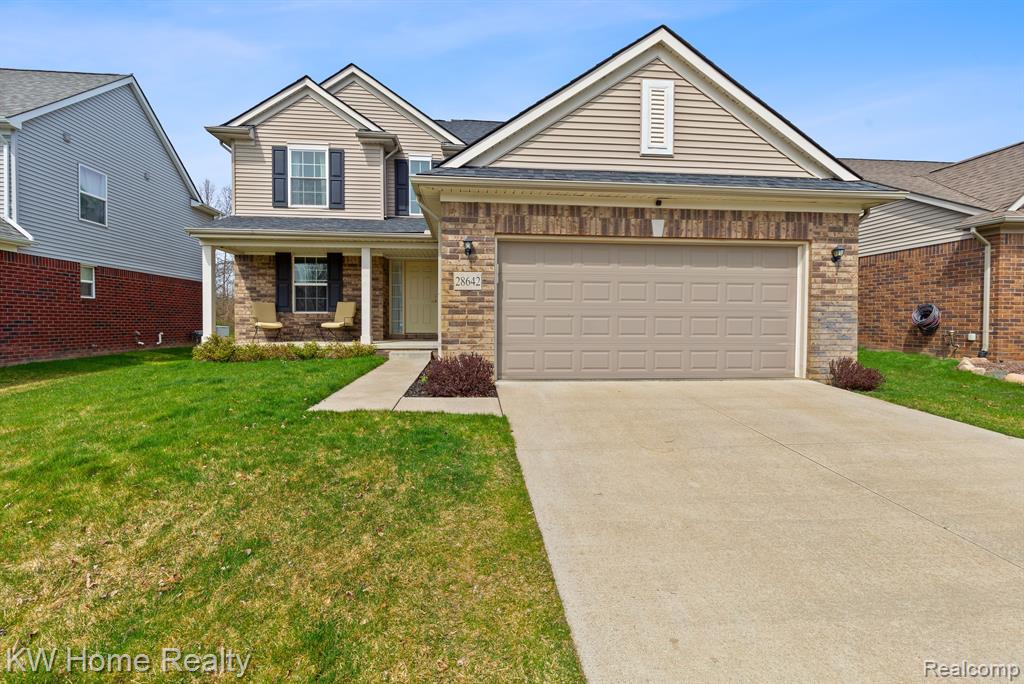28642 OAKMONTE Circle W, New Hudson, MI 48165 — front exterior