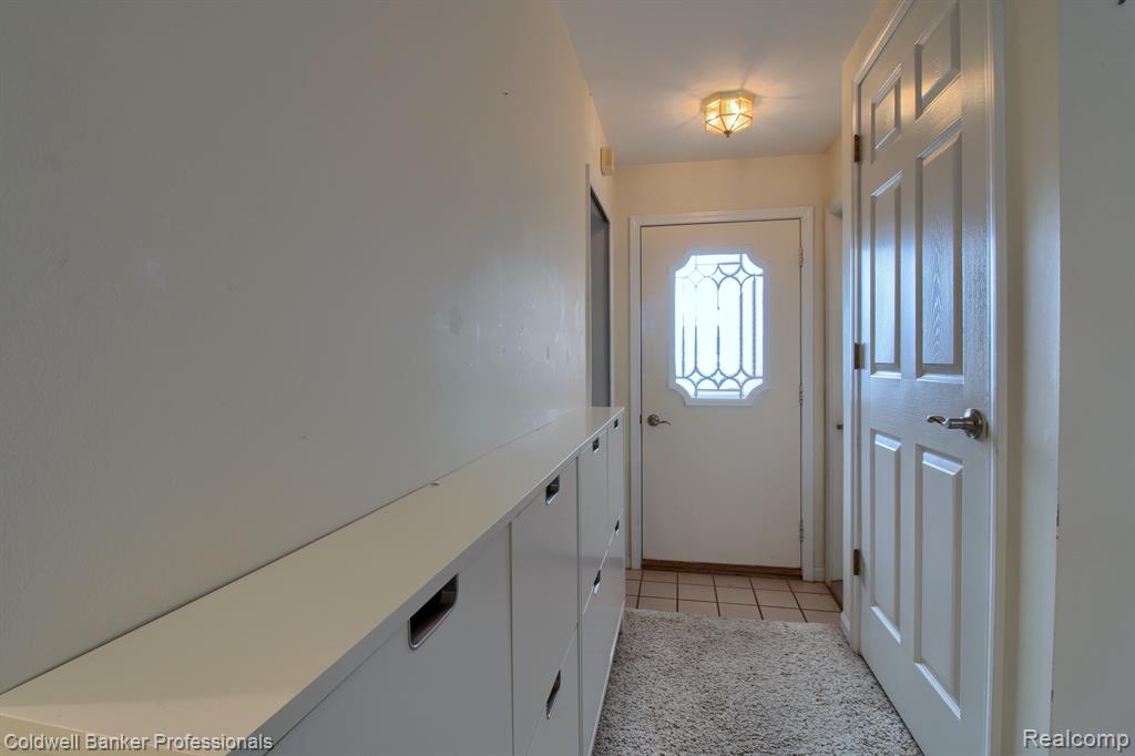 43697 YORKVILLE, Canton, MI 48188 — Photo 3