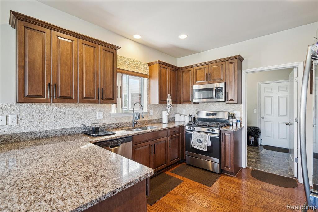 5121 HAWKSEYE Trace, Warren, MI 48092 — Photo 16
