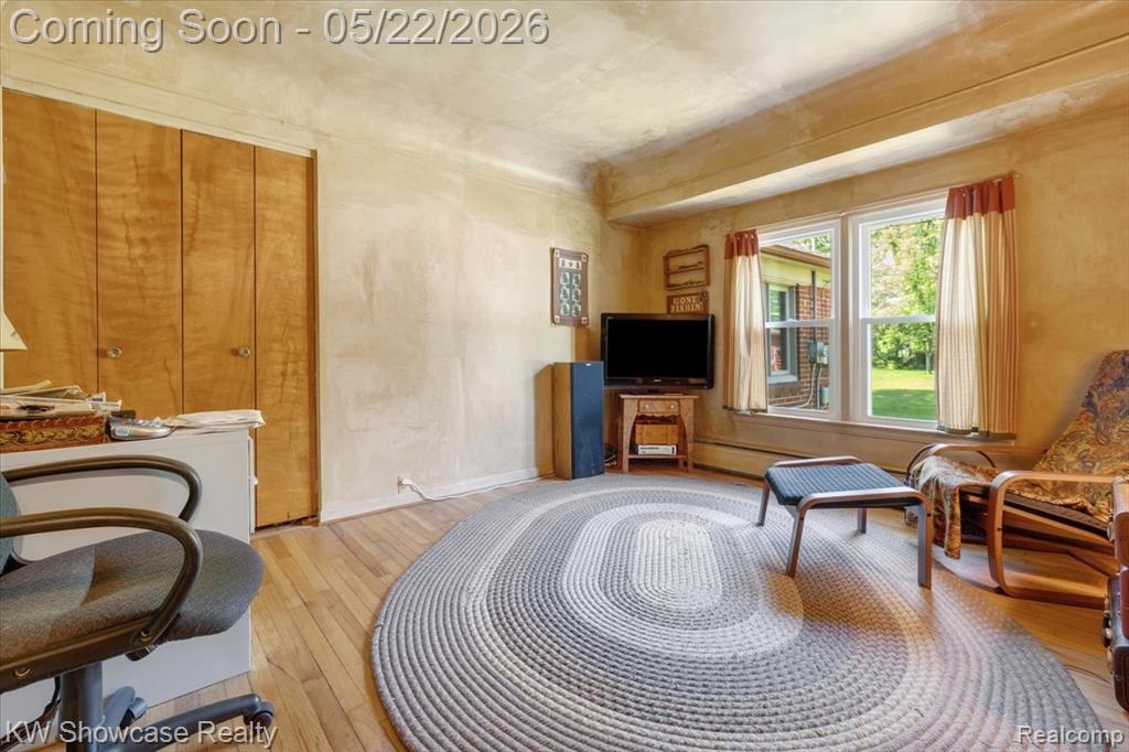 21105 Hugo Street, Farmington, MI 48336 — Photo 13
