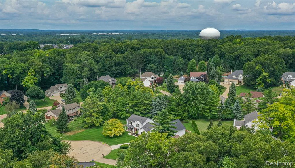 8640 Newport Drive, White Lake, MI — Photo 2