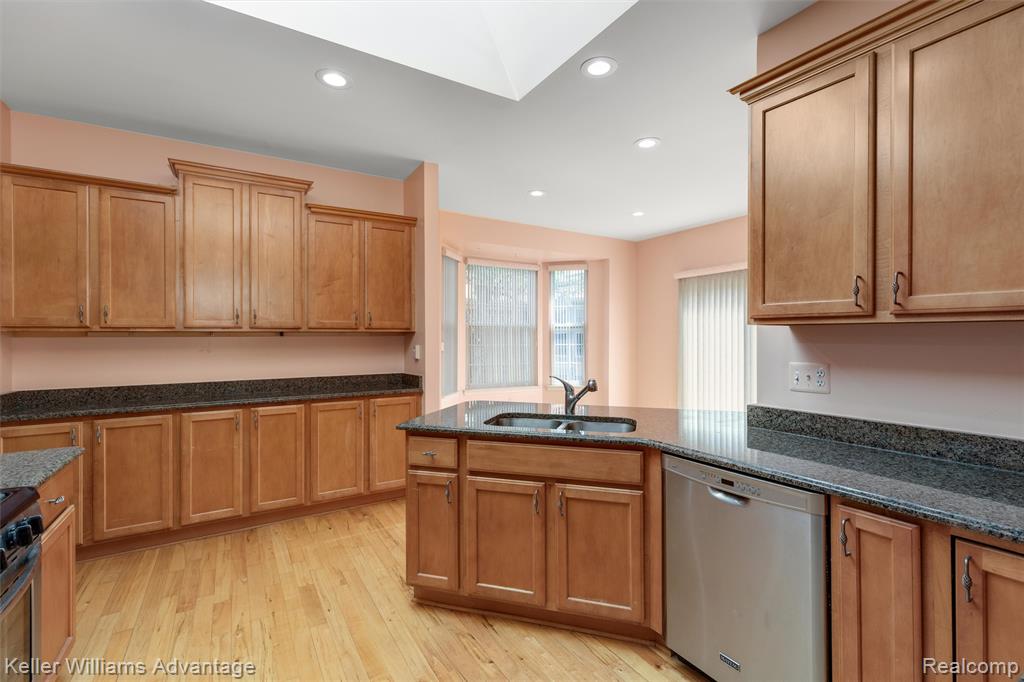 50003 Samuel Court, Shelby Twp, MI 48317 — Photo 11