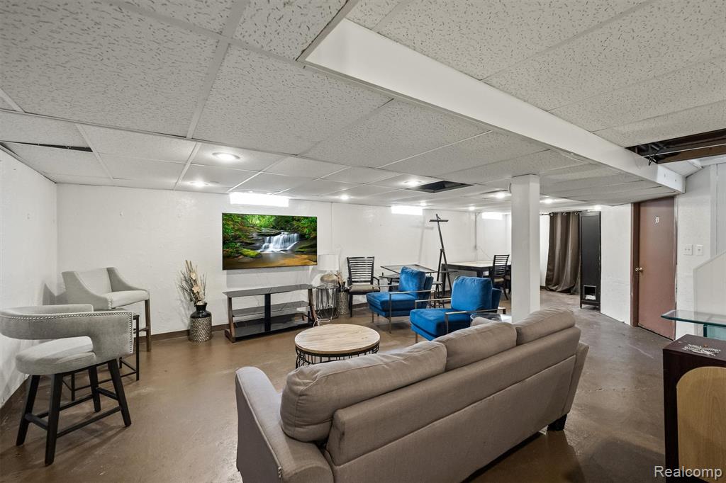 8873 Wormer, Redford, MI 48239 — Photo 16