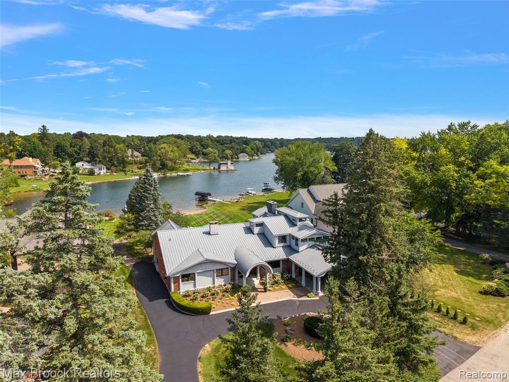 Property photo for 2440 Lake Angelus Lane, Lake Angelus, MI 48326