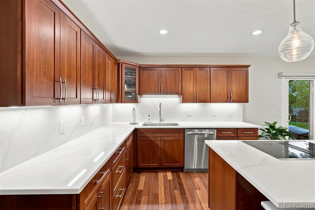 6012 Danbury Court, West Bloomfield, MI — Photo 22