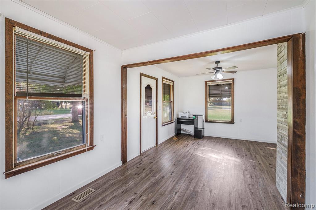 10126 McEnrue Road, Swartz Creek, MI 48473 — Photo 5