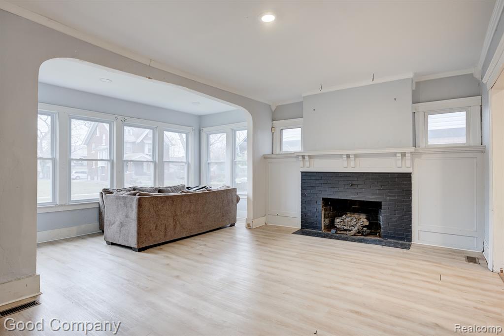 849 CHALMERS Street, Detroit, MI 48215 — Photo 2