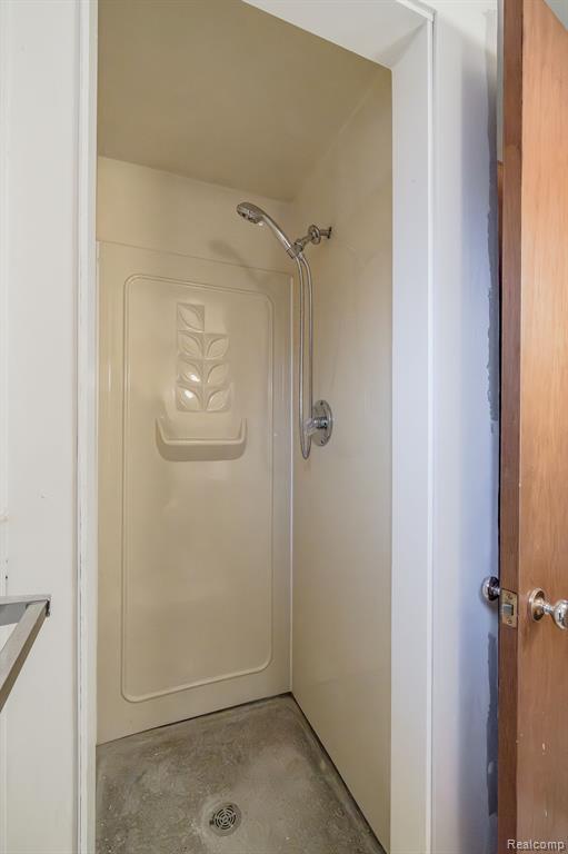 5368 LAPEER Road, Burton, MI 48509 — Photo 26