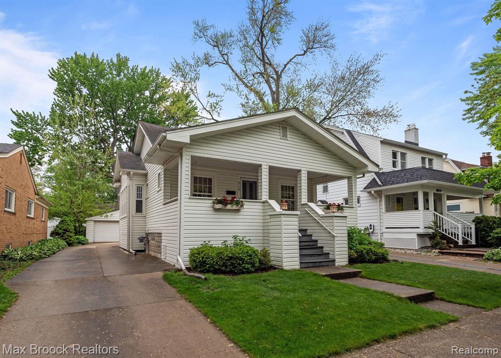 913 MAPLEGROVE Avenue, Royal Oak, MI 48067 — Photo 2