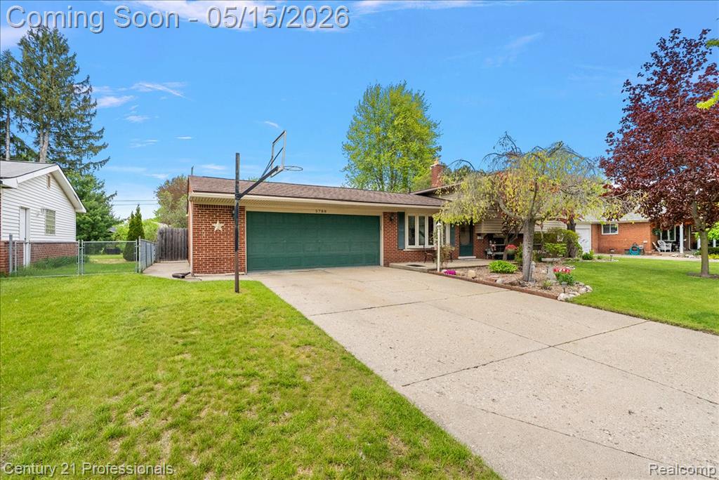 5788 Strathdon Way, Waterford, MI 48327 — Photo 2