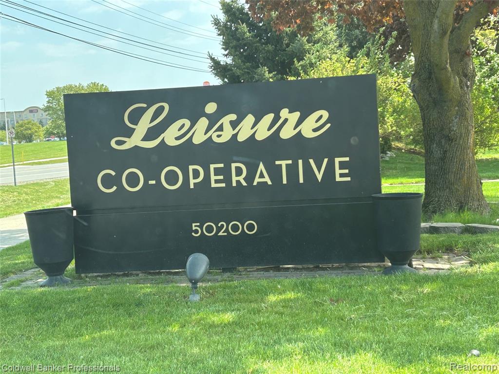 49936 Helfer Boulevard W, 8, Wixom, MI 48393 — Photo 16