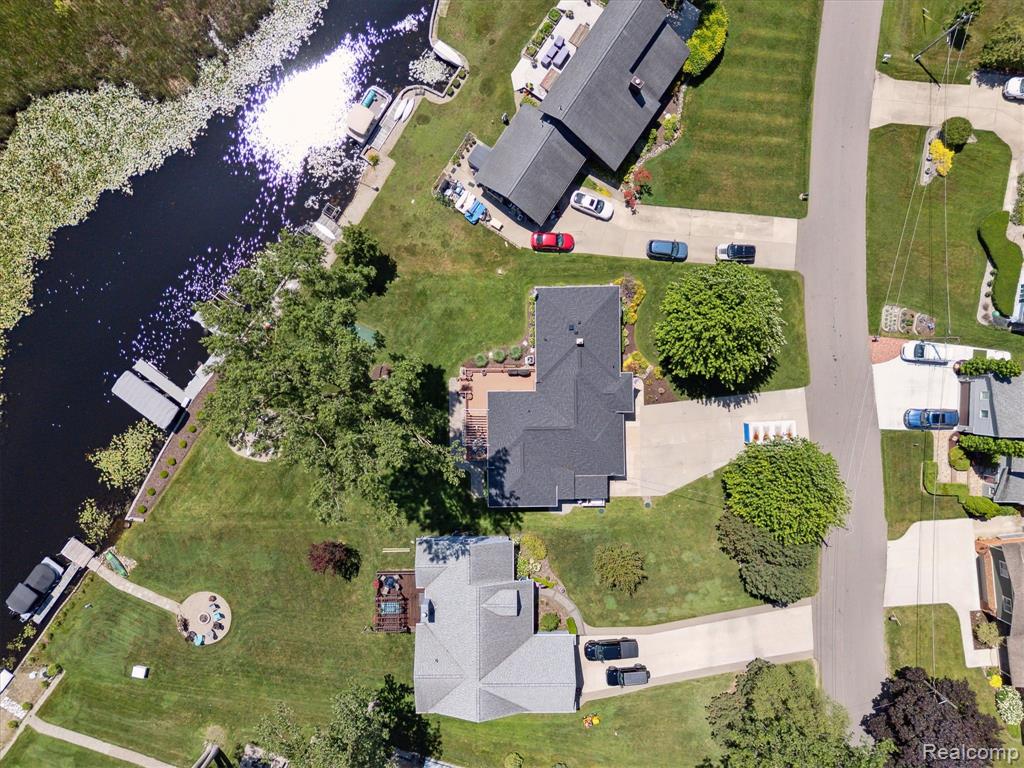 319 Angola Street, Wolverine Lake, MI 48390 — Photo 55