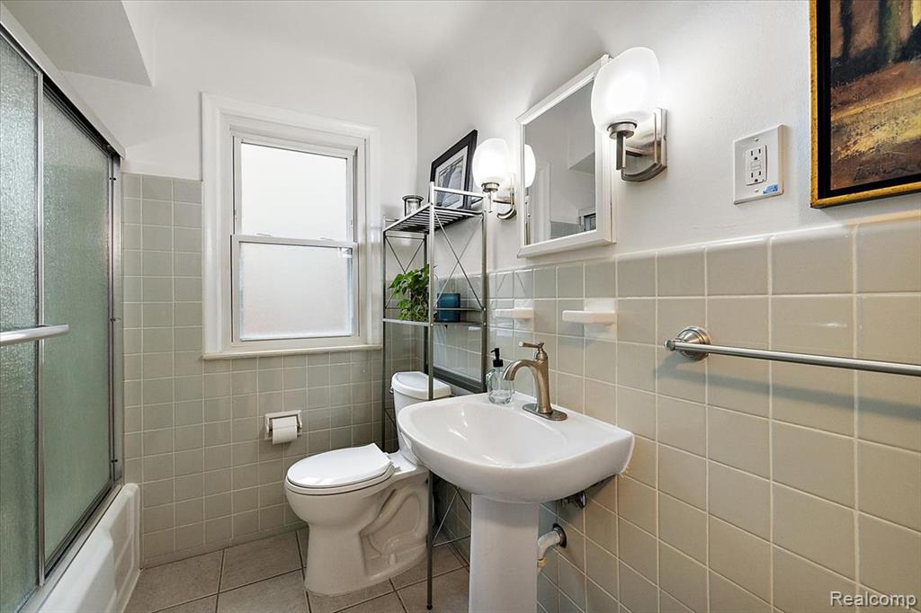 16244 Lauderdale Avenue, Beverly Hills, MI 48025 — Photo 27