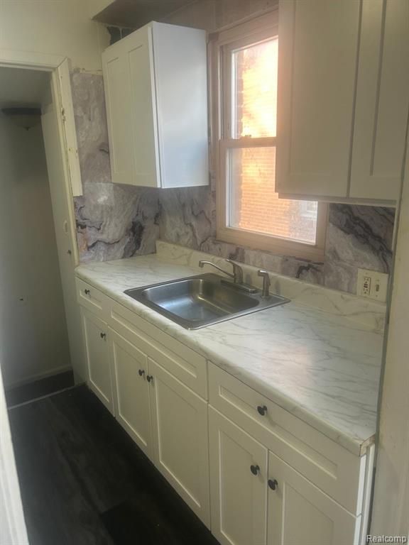 6515 Woodmont Avenue, Detroit, MI 48228 — Photo 4