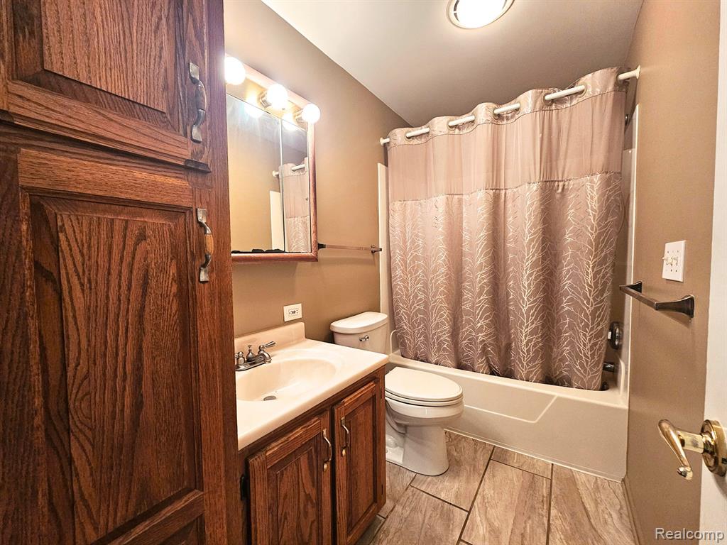 4246 FERDEN Road, New Lothrop, MI 48460 — Photo 18