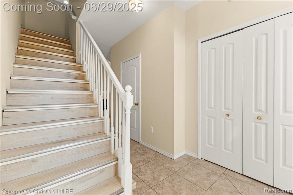 19236 W 11 Mile Road, Lathrup Village, MI 48076 — Photo 29