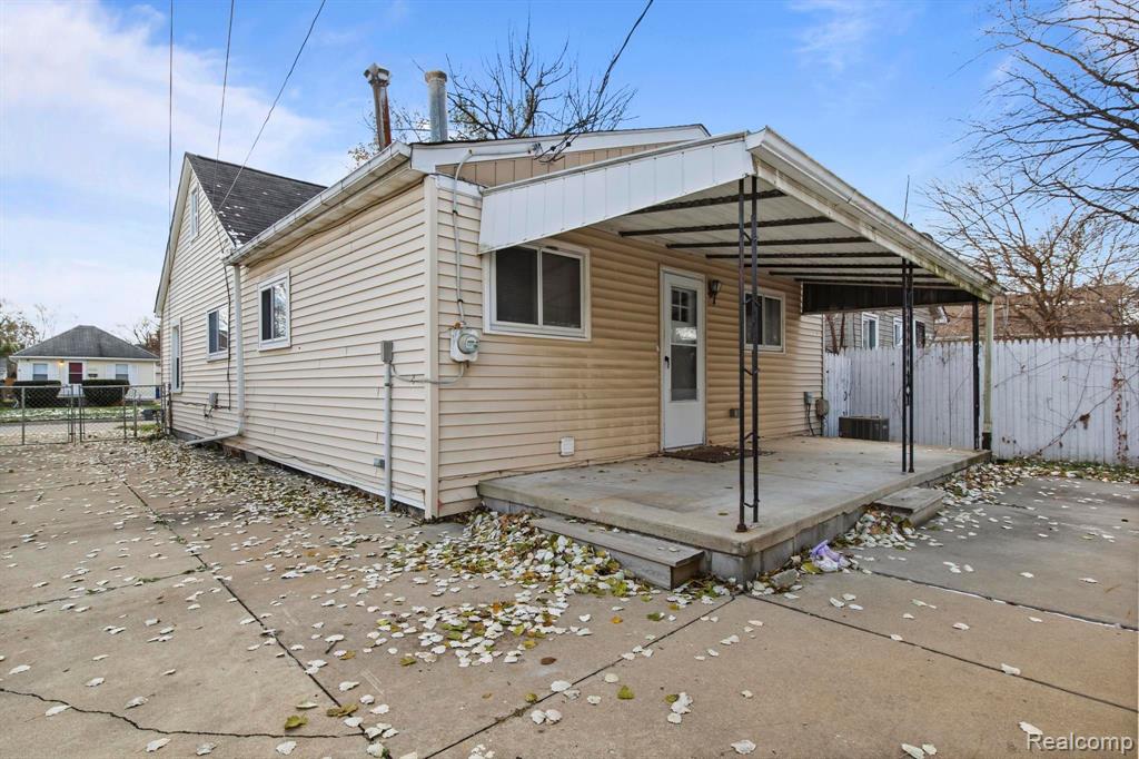 7027 HUDSON Avenue, Warren, MI 48091 — Photo 23