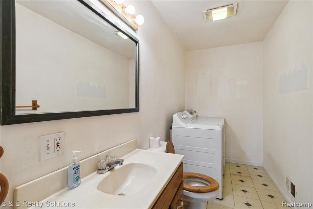 5225 LAKE PLEASANT Road, North Branch, MI 48461 — Photo 26