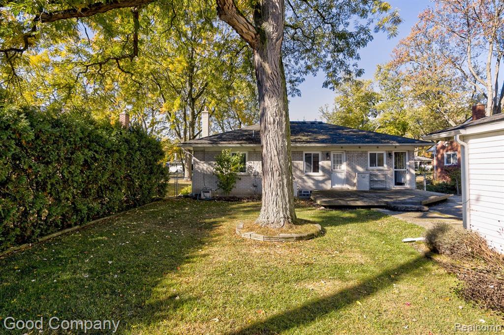 31160 E Rutland Street, Beverly Hills, MI 48025 — Photo 40