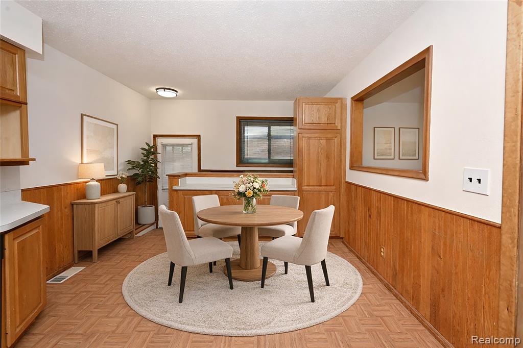 27807 Delton Street, Madison Heights, MI 48071 — Photo 9