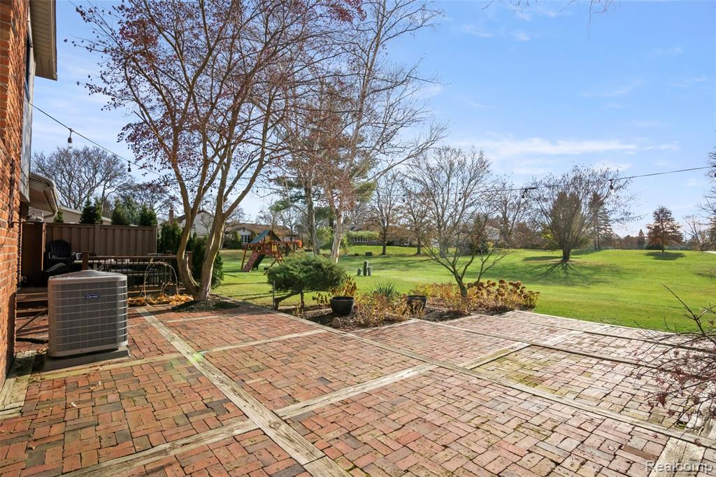 42085 Banbury Road, Northville, MI 48168 — Photo 45