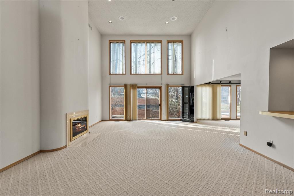5322 Pond Bluff Drive, West Bloomfield, MI 48323 — Photo 7
