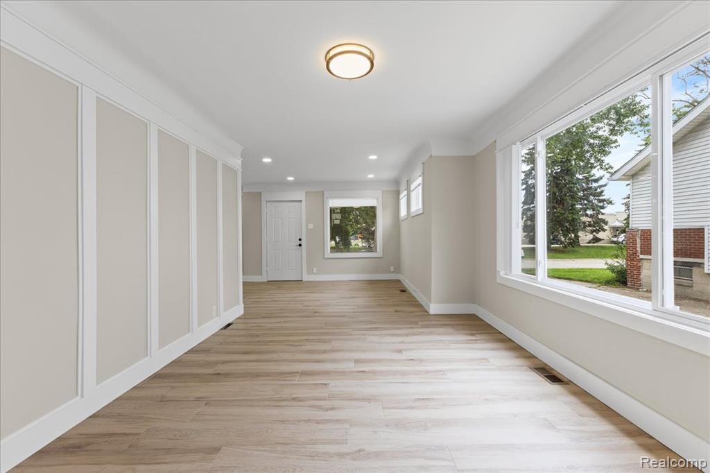 8057 Paige Avenue, Warren, MI 48089 — Photo 8