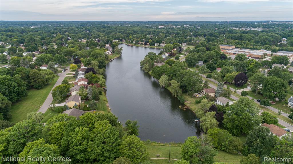 39525 VILLAGE WOOD Road, Novi, MI — Photo 30