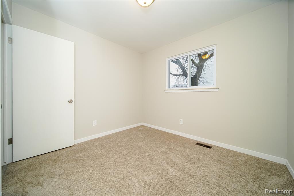 30644 HAYES Road, Roseville, MI 48066 — Photo 51