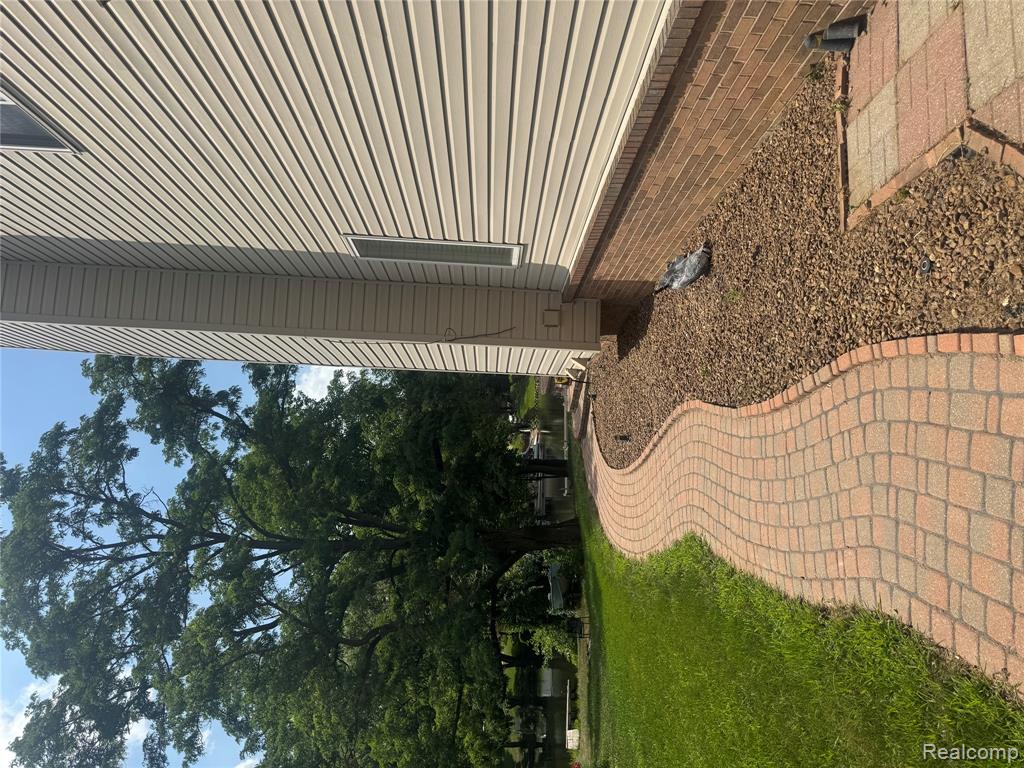 5245 Riverwalk Trail, Commerce Twp, MI 48382 — Photo 4