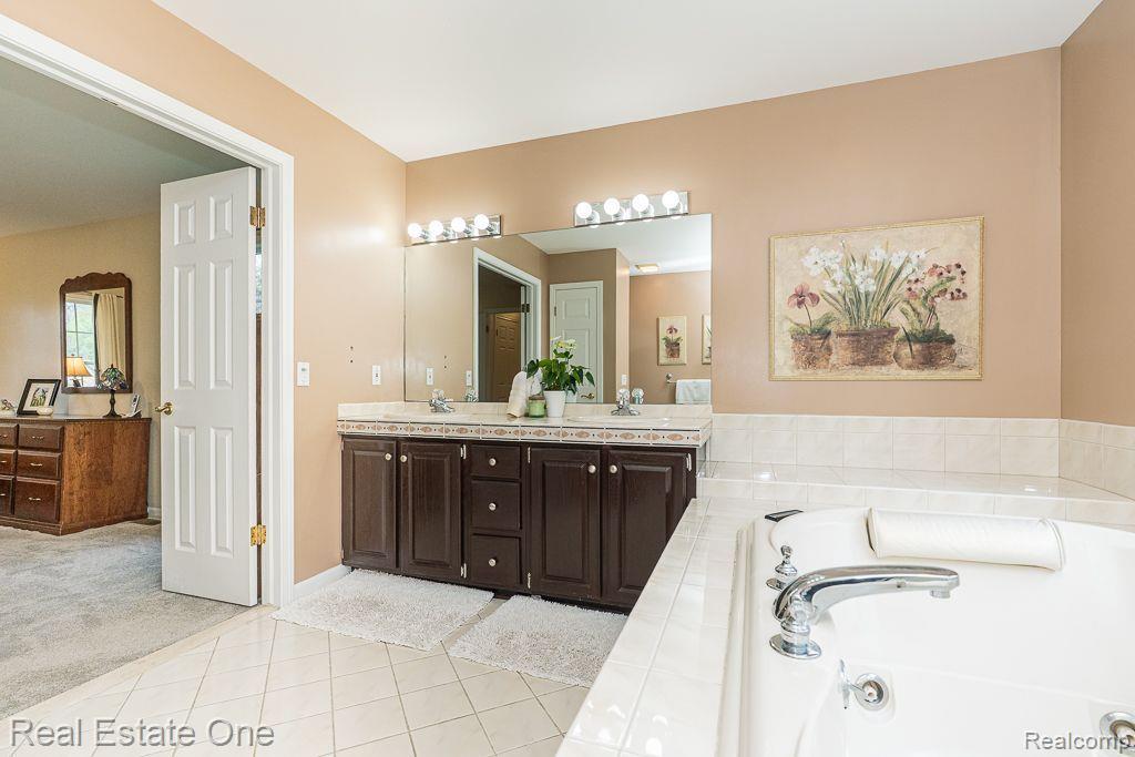 9079 TWIN OAKS, Flushing, MI 48433 — Photo 21