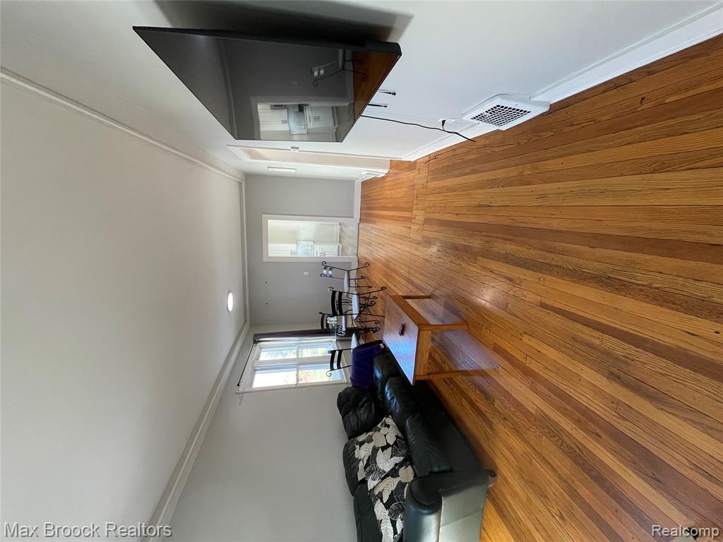 808 Laprairie Street, Ferndale, MI 48220 — Photo 2