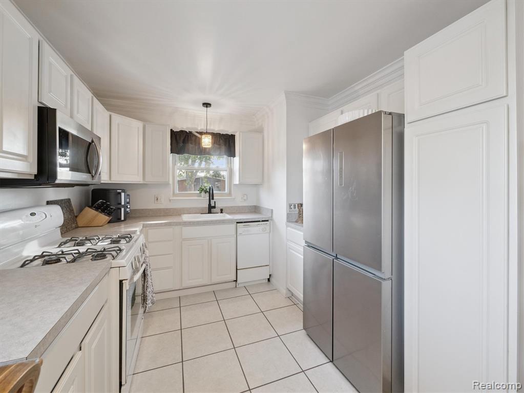 30083 Lisch Street, Gibraltar, MI — Photo 13